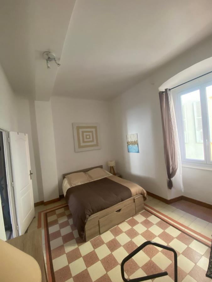 Appartement Climatise,Idealement Situe 100M Du Vieux Port. باستيا المظهر الخارجي الصورة